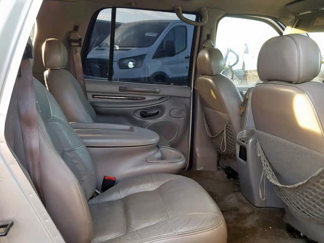 5LMRU27L3WLJ19247 - 1998 LINCOLN NAVIGATOR 银色 照片 6