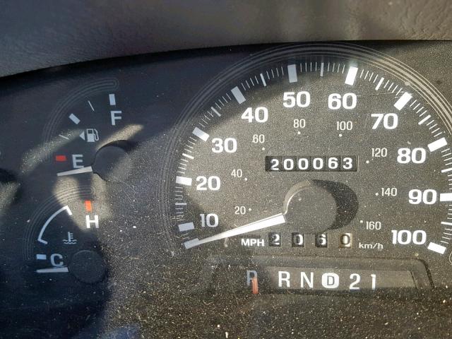 5LMRU27L3WLJ19247 - 1998 LINCOLN NAVIGATOR 银色 照片 8