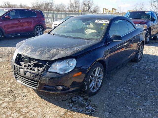 WVWFA71F58V010573 - 2008 VOLKSWAGEN EOS LUX Чорний фото 2