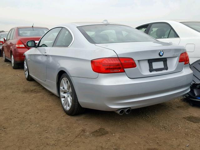 WBAKE5C59DJ106913 - 2013 BMW 328 I SULE SILVER photo 3