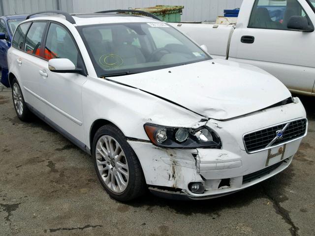 YV1MW390962180140 - 2006 VOLVO V50 2.4I WHITE photo 1