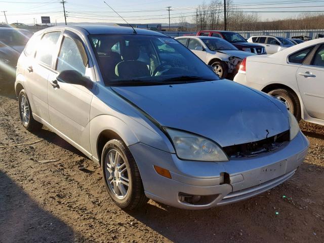 3FAFP37N05R137008 - 2005 FORD FOCUS ZX5 SILVER photo 1