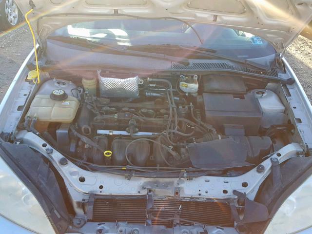 3FAFP37N05R137008 - 2005 FORD FOCUS ZX5 SILVER photo 7