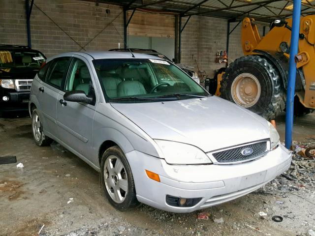 3FAFP37N35R130716 - 2005 FORD FOCUS ZX5 SILVER photo 1