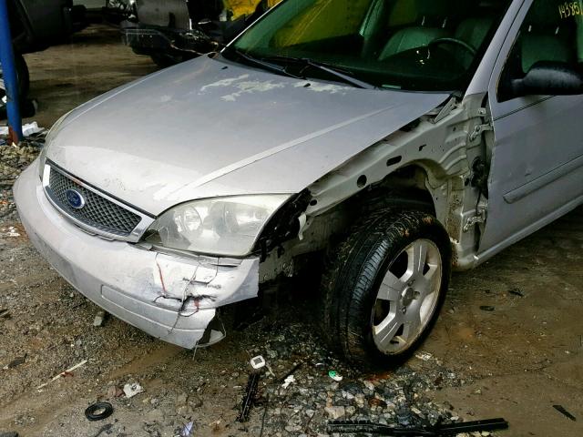 3FAFP37N35R130716 - 2005 FORD FOCUS ZX5 SILVER photo 9