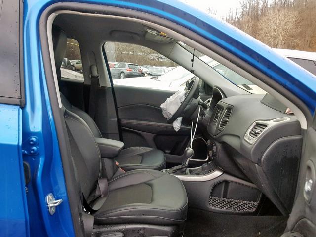 3C4NJDBB0JT103853 - 2018 JEEP COMPASS LA Blau Foto 5