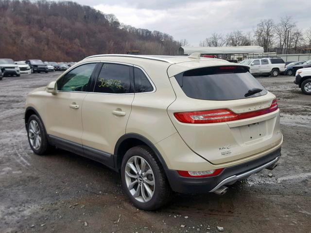 5LMCJ2D98JUL28610 - 2018 LINCOLN MKC SELECT BEIGE photo 3