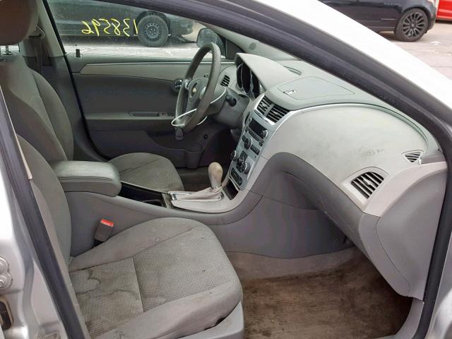 1G1ZA5E09A4104239 - 2010 CHEVROLET MALIBU LS 银色 照片 5