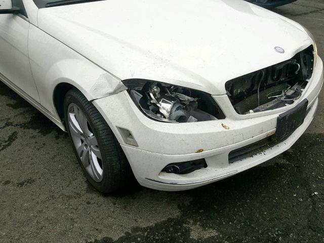 WDDGF5EB3BF636082 - 2011 MERCEDES-BENZ C 300 WHITE photo 9