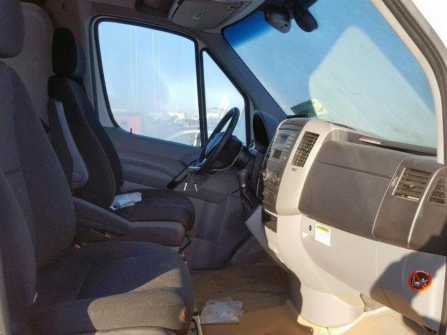 WD3PE7CD7HP565513 - 2017 MERCEDES-BENZ SPRINTER 2 WHITE photo 5