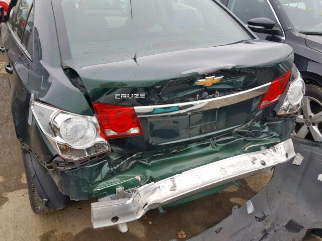 1G1PA5SG1E7436995 - 2014 CHEVROLET CRUZE LS GREEN photo 9