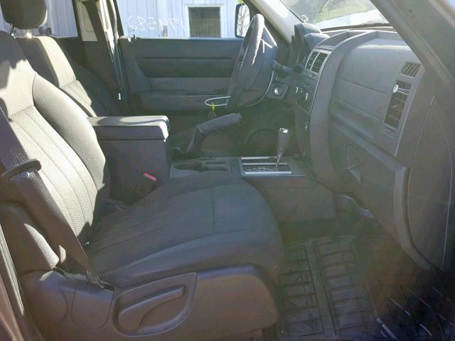 1D4PU4GKXBW603882 - 2011 DODGE NITRO HEAT GRAY photo 5