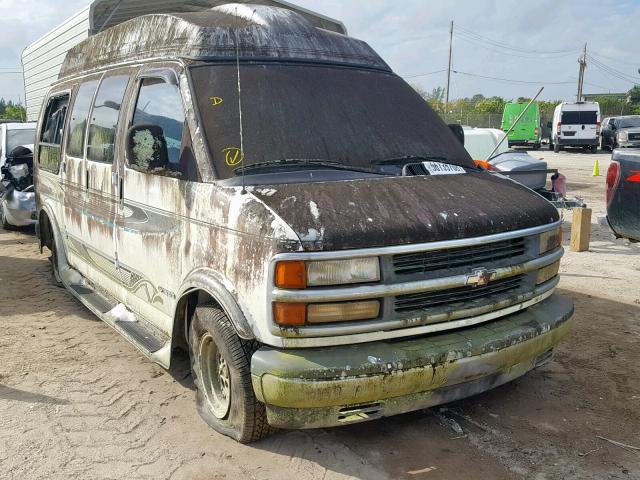 1GBFG15R7V1017208 - 1997 CHEVROLET EXPRESS G1 WHITE photo 1