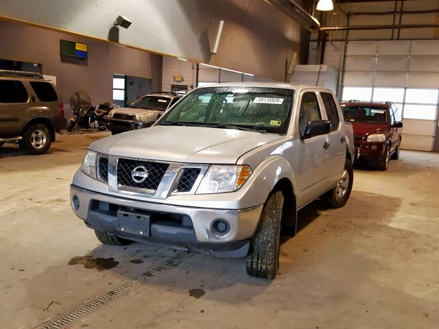 1N6AD07W79C409687 - 2009 NISSAN FRONTIER C SILVER photo 2