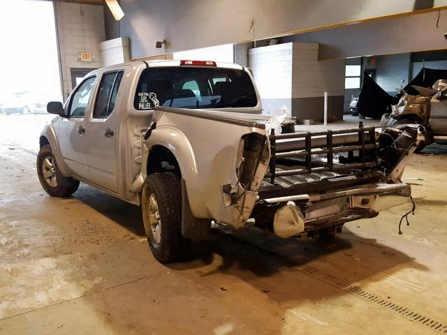 1N6AD07W79C409687 - 2009 NISSAN FRONTIER C SILVER photo 3