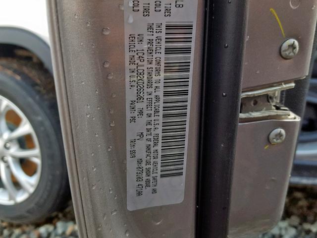 1C4PJLCB2KD266061 - 2019 JEEP CHEROKEE L SILVER photo 10