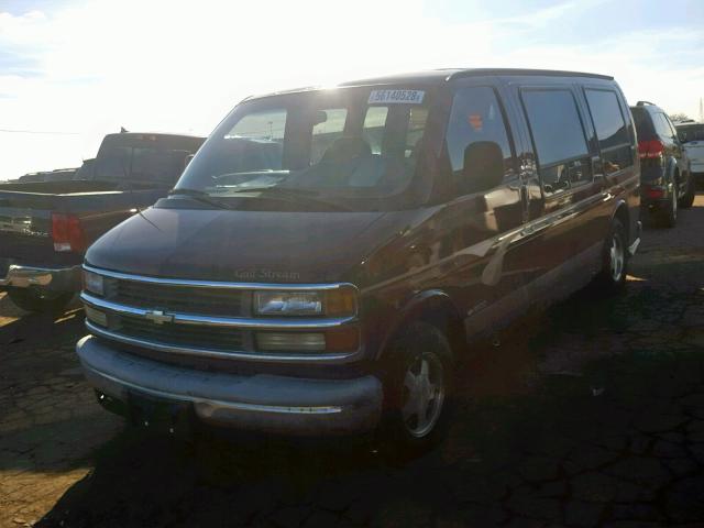 1GBFG15M021190617 - 2002 CHEVROLET EXPRESS G1 BURGUNDY photo 2