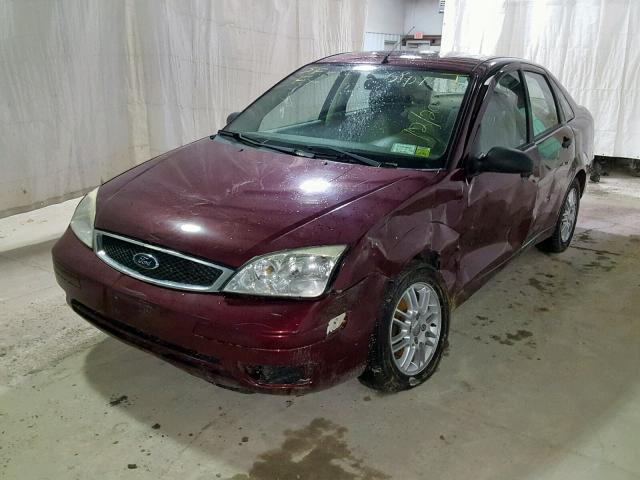 1FAFP34N16W102206 - 2006 FORD FOCUS ZX4 BURGUNDY photo 2