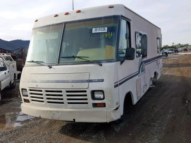 1GBJP37N0R3300334 - 1994 WNBG MOTORHOME WHITE photo 2