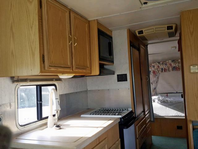 1GBJP37N0R3300334 - 1994 WNBG MOTORHOME WHITE photo 9