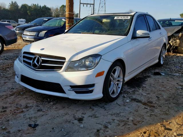 WDDGF4HB0ER315318 - 2014 MERCEDES-BENZ C 250 WHITE photo 2