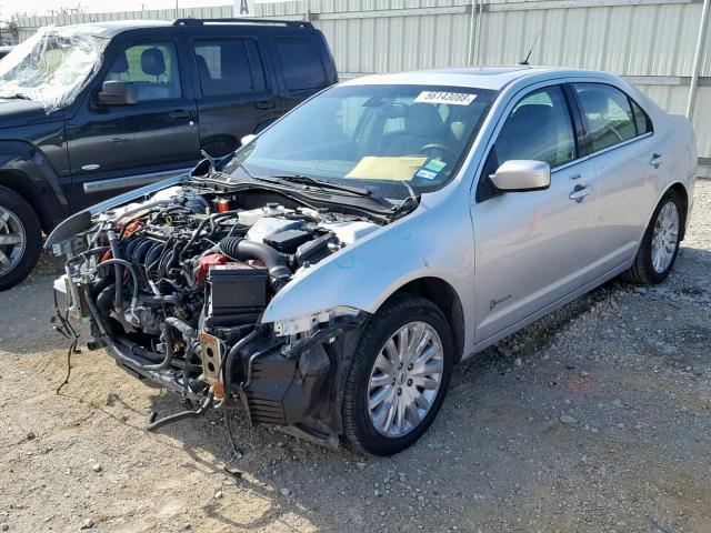 3FADP0L32CR310065 - 2012 FORD FUSION HYB SILVER photo 2