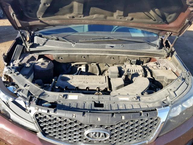 5XYKT3A15BG145086 - 2011 KIA SORENTO BA MAROON photo 7