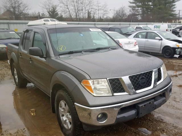 1N6AD07W25C416928 - 2005 NISSAN FRONTIER C GRAY photo 1