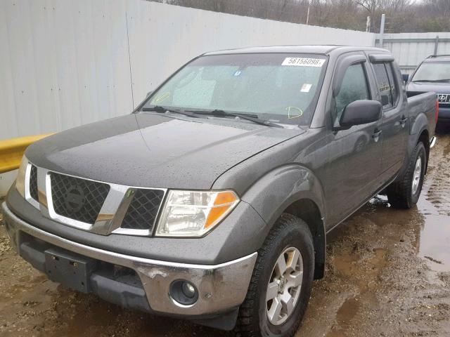 1N6AD07W25C416928 - 2005 NISSAN FRONTIER C GRAY photo 2