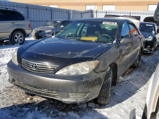 4T1BE32K85U541108 - 2005 TOYOTA CAMRY LE GRAY photo 2