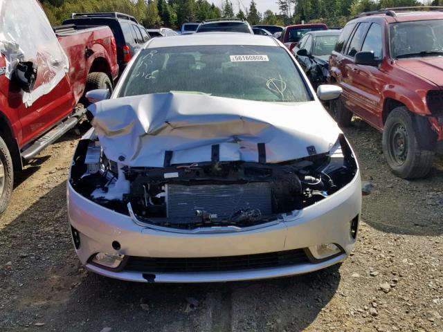 3KPFL4A85HE034709 - 2017 KIA FORTE EX SILVER photo 9