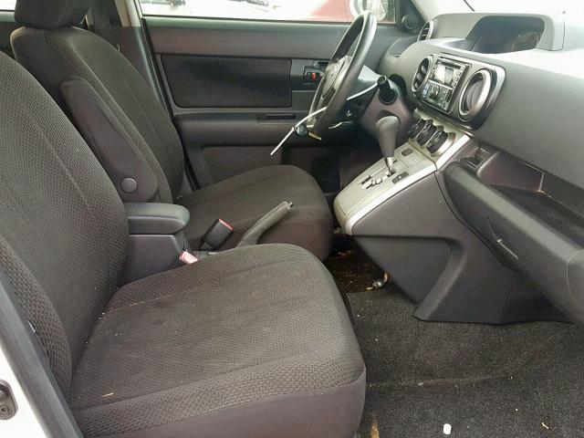 JTLKE50E391064502 - 2009 TOYOTA SCION XB Ақ фото 5