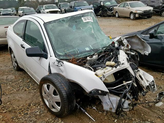 1FAHP32NX8W267220 - 2008 FORD FOCUS S/SE WHITE photo 1