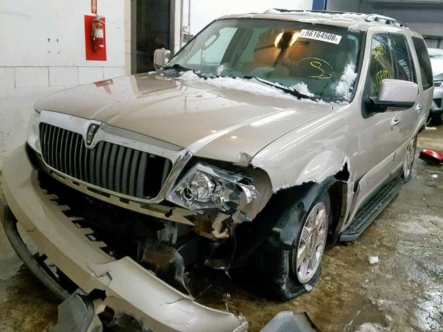 5LMFU28R14LJ23350 - 2004 LINCOLN NAVIGATOR 金色 照片 2