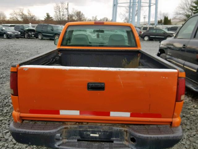 1GTCS14W518216618 - 2001 GMC SONOMA ORANGE photo 6