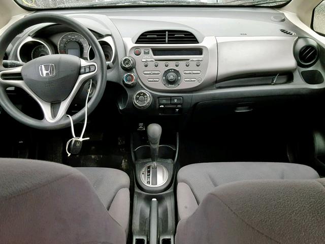 JHMGE8H33DC080670 - 2013 HONDA FIT SILVER photo 9