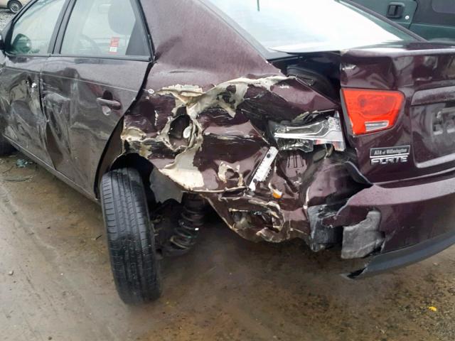 KNAFU4A2XA5301477 - 2010 KIA FORTE EX BURGUNDY photo 9