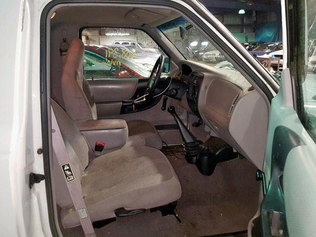 1FTYR10C6YTA68998 - 2000 FORD RANGER WHITE photo 5