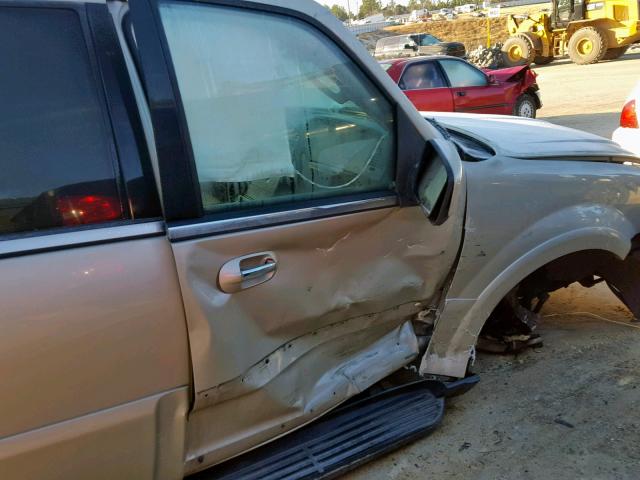 5LMFU27505LJ10296 - 2005 LINCOLN NAVIGATOR SILVER photo 5