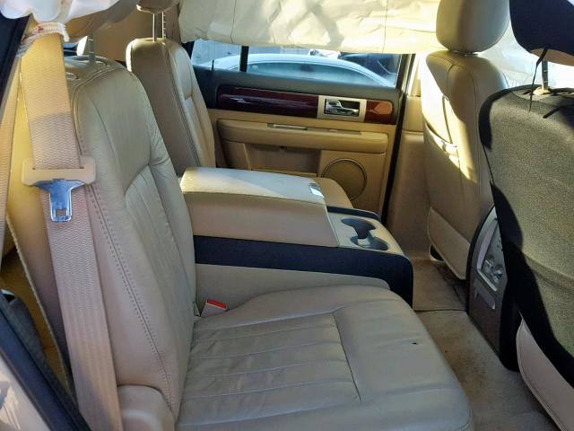 5LMFU27505LJ10296 - 2005 LINCOLN NAVIGATOR SILVER photo 6