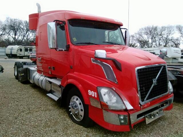 4V4NC9EH3FN933164 - 2015 VOLVO VN VNL RED photo 1