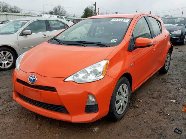 JTDKDTB35E1063733 - 2014 TOYOTA PRIUS C ORANGE photo 2