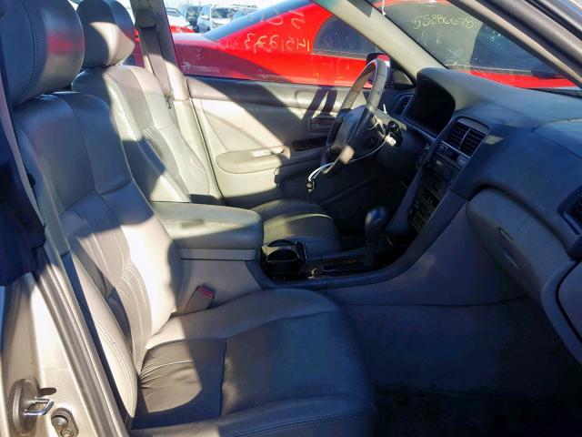 JT8BF28G8W0085682 - 1998 LEXUS ES 300 GRAY photo 5