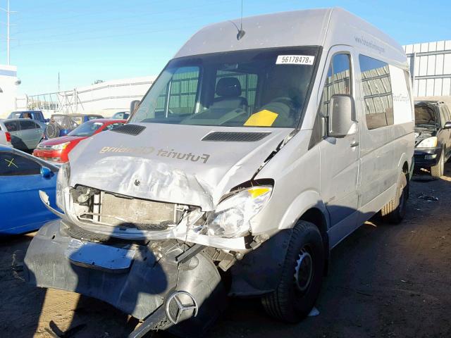 WD4PE7CCXD5746646 - 2013 MERCEDES-BENZ SPRINTER 2 SILVER photo 2