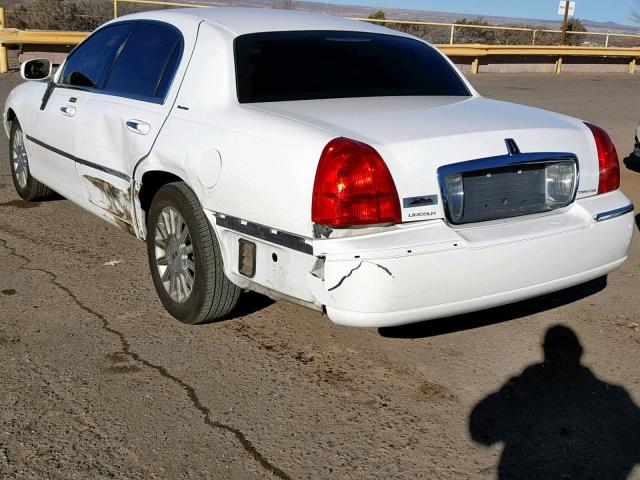 1LNHM81WX3Y642932 - 2003 LINCOLN TOWN CAR E WHITE photo 3