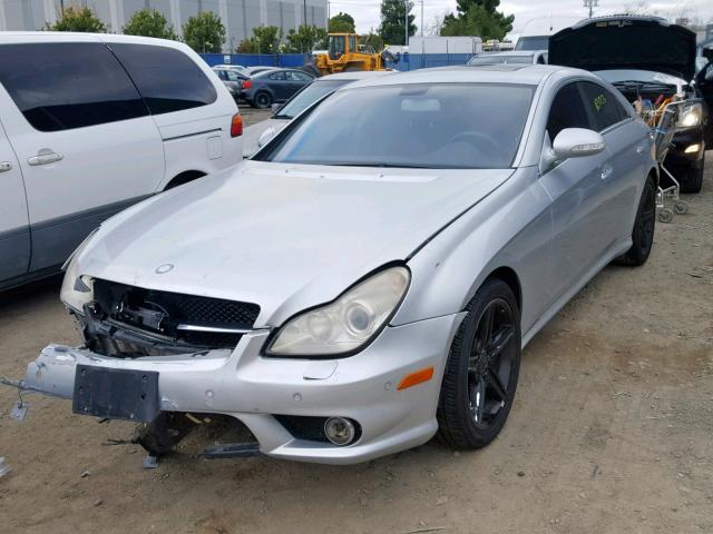 WDDDJ72X18A123027 - 2008 MERCEDES-BENZ CLS 500 SILVER photo 2