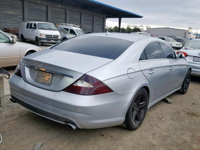 WDDDJ72X18A123027 - 2008 MERCEDES-BENZ CLS 500 SILVER photo 4