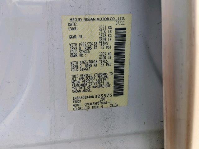 1N6BA0EK4BN325575 - 2011 NISSAN TITAN S WHITE photo 10