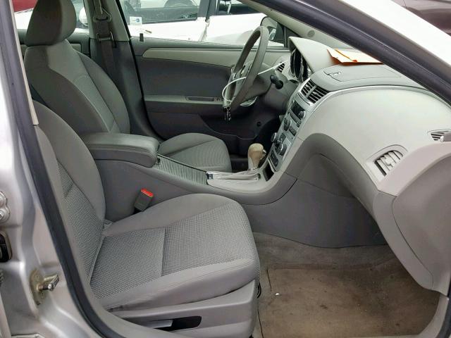 1G1ZB5E19BF149659 - 2011 CHEVROLET MALIBU LS ვერცხლისფერი ფოტო 5