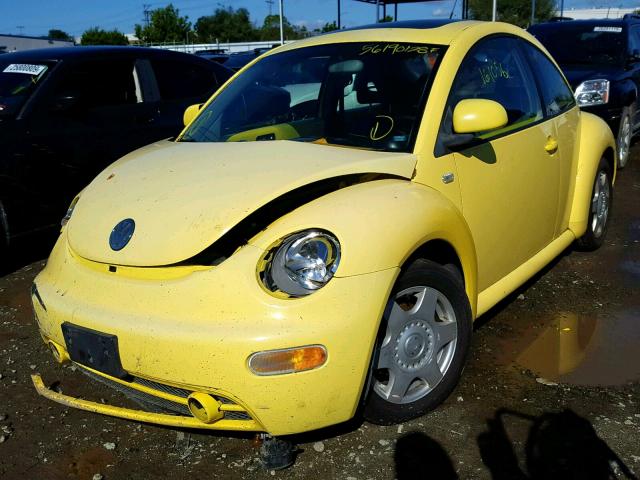 3VWCC21C9XM464725 - 1999 VOLKSWAGEN NEW BEETLE Gelb Foto 2